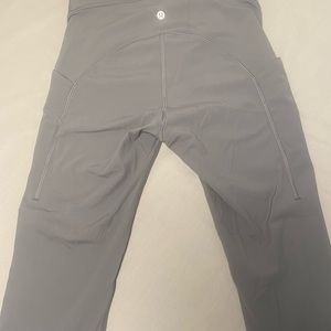 Lululemon Power Thru High Rise Tight 25” size 8 in Rhino Grey